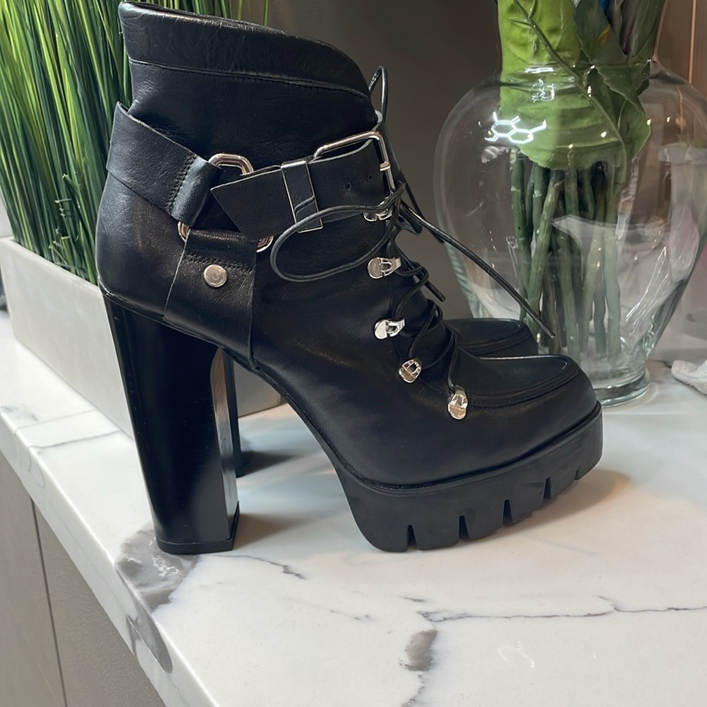 Zara platform Bootie sz 38